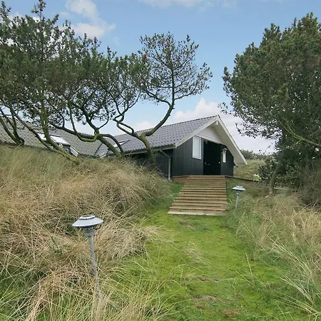 Сasa de vacaciones Three-bedroom Holiday Nalevej With A Sauna 04